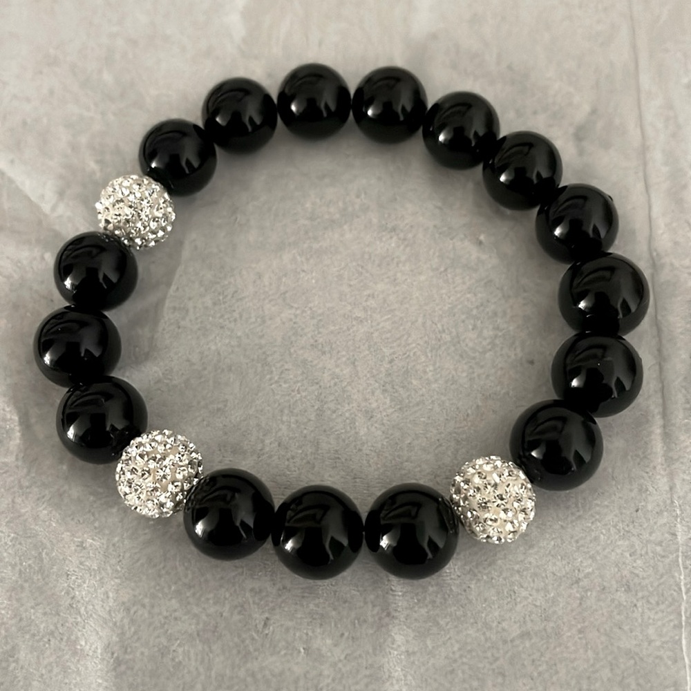 Onyx beaded bracelet with crystal accents